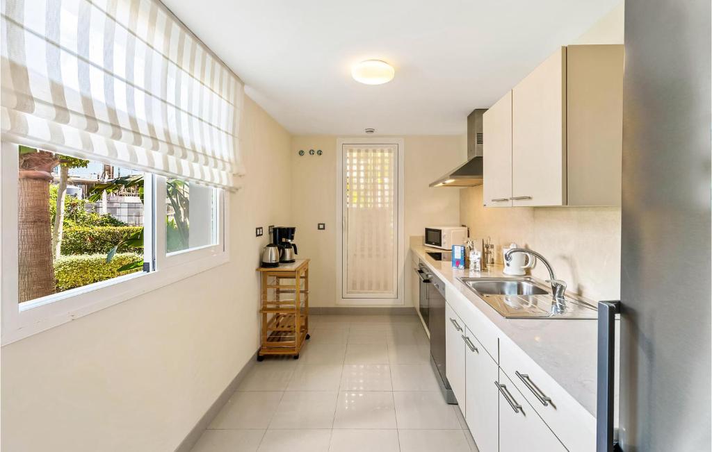 Stunning Apartment In Estepona With 2 Bedrooms, Wifi And Outdoor Swimming Pool photo 2