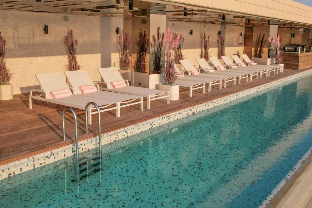 The House Hotel Al Khiran photo 2