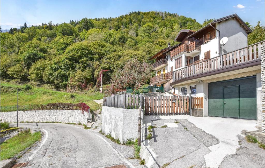 Amazing Home In Aune Di Sovramonte With 2 Bedrooms