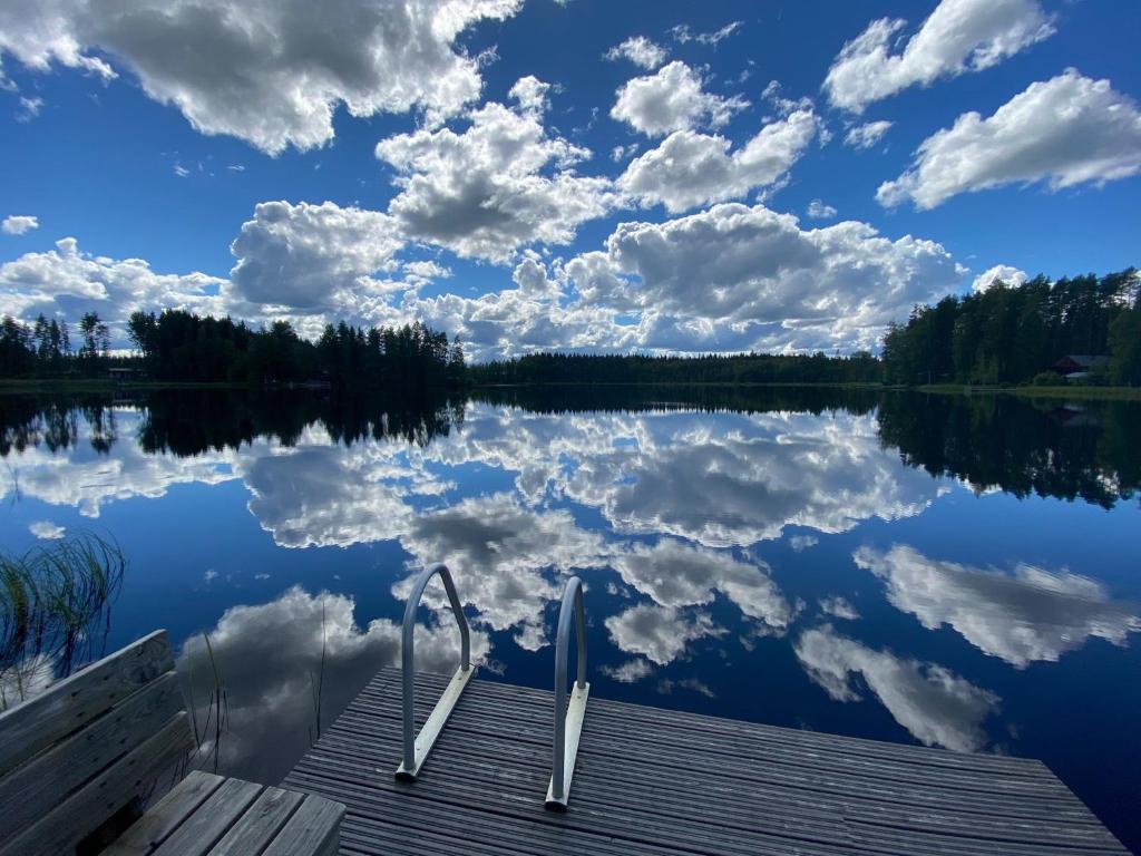 Private Lakeside Holiday Property in Nature photo 2