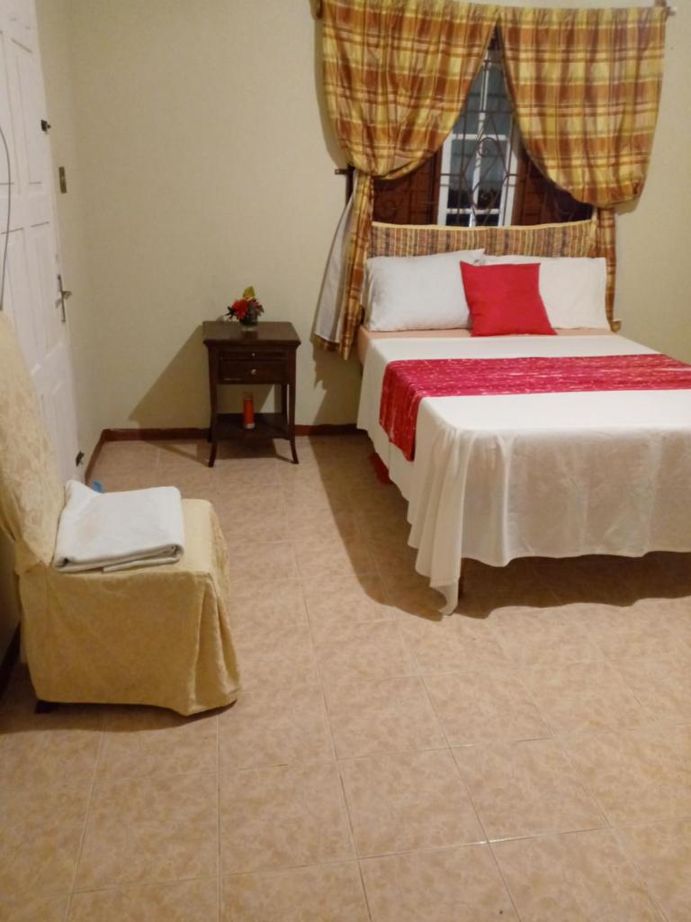 Inviting 2-Bed House in Fair Prospect photo 2