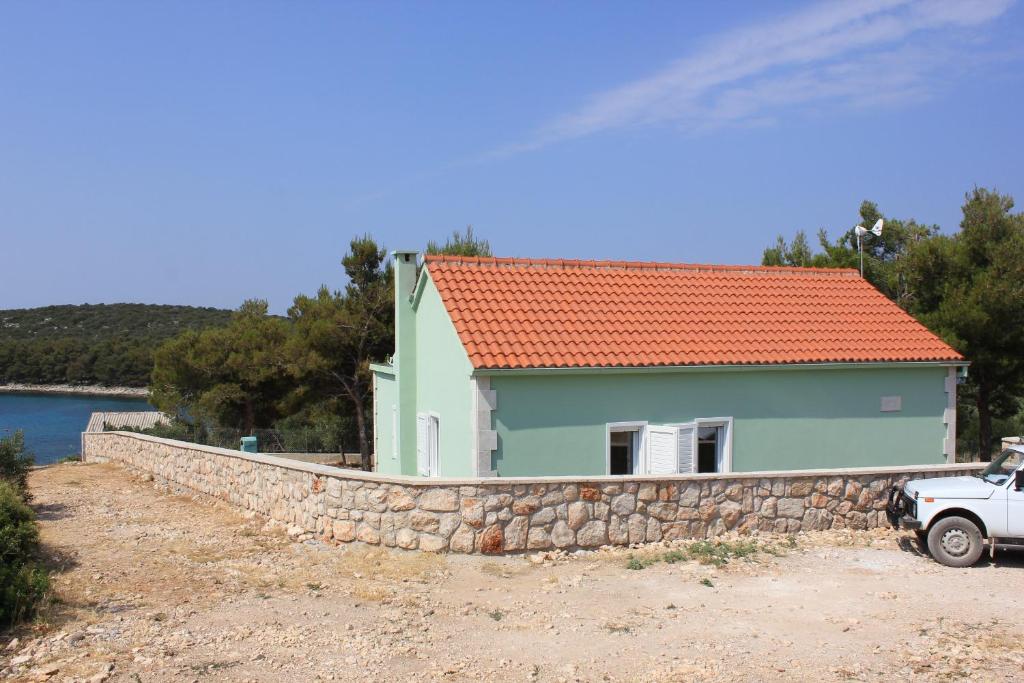 Secluded fisherman's cottage Cove Soline, Pasman - 8326