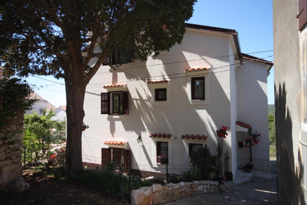 Apartments and rooms with parking space Cunski, Losinj - 2498 photo 1