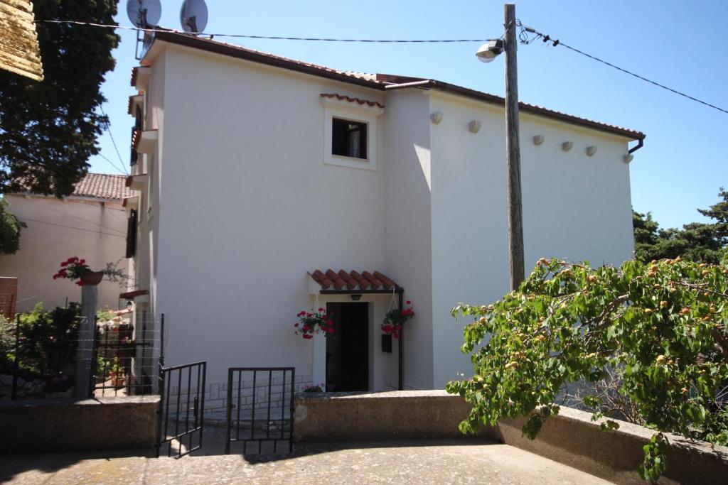 Apartments and rooms with parking space Cunski, Losinj - 2498 photo 2