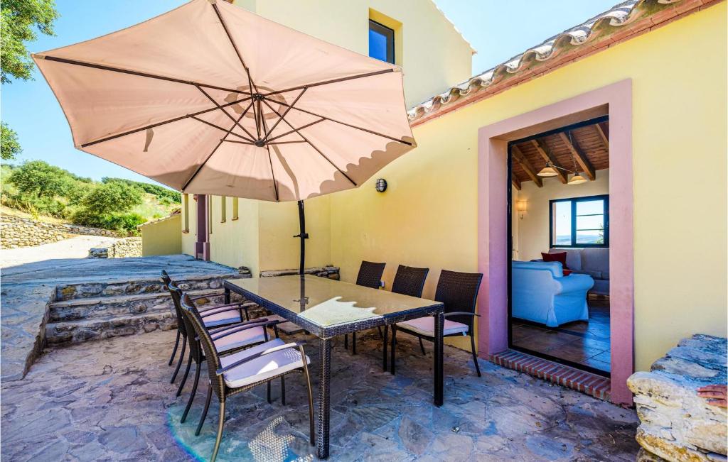 Nice Home In El Gastor With 4 Bedrooms, Wifi And Swimming Pool photo 3