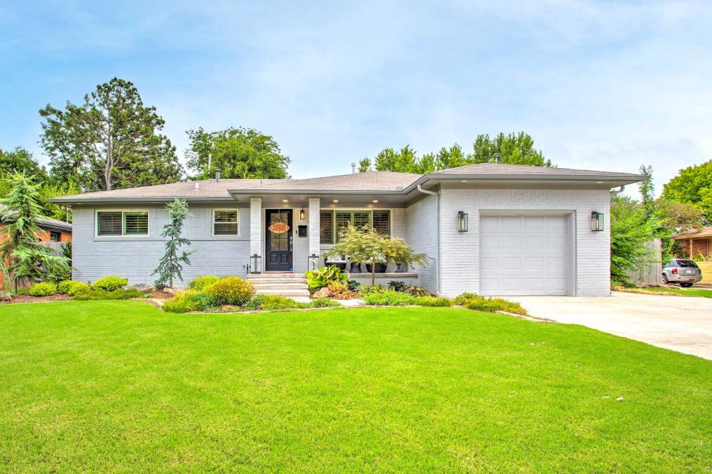 Norman House with Furnished Patio, Gas Grill! photo 2