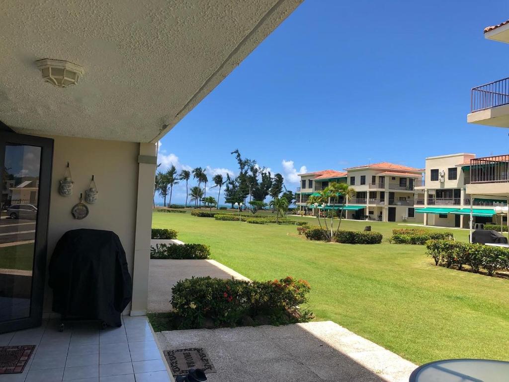 Entire Beach Apartment with view to El Yunque National Rain Forest photo 2