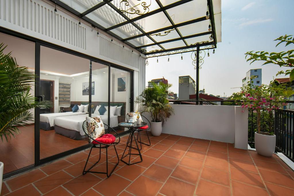 Hanoi Vacanza Premier Hotel