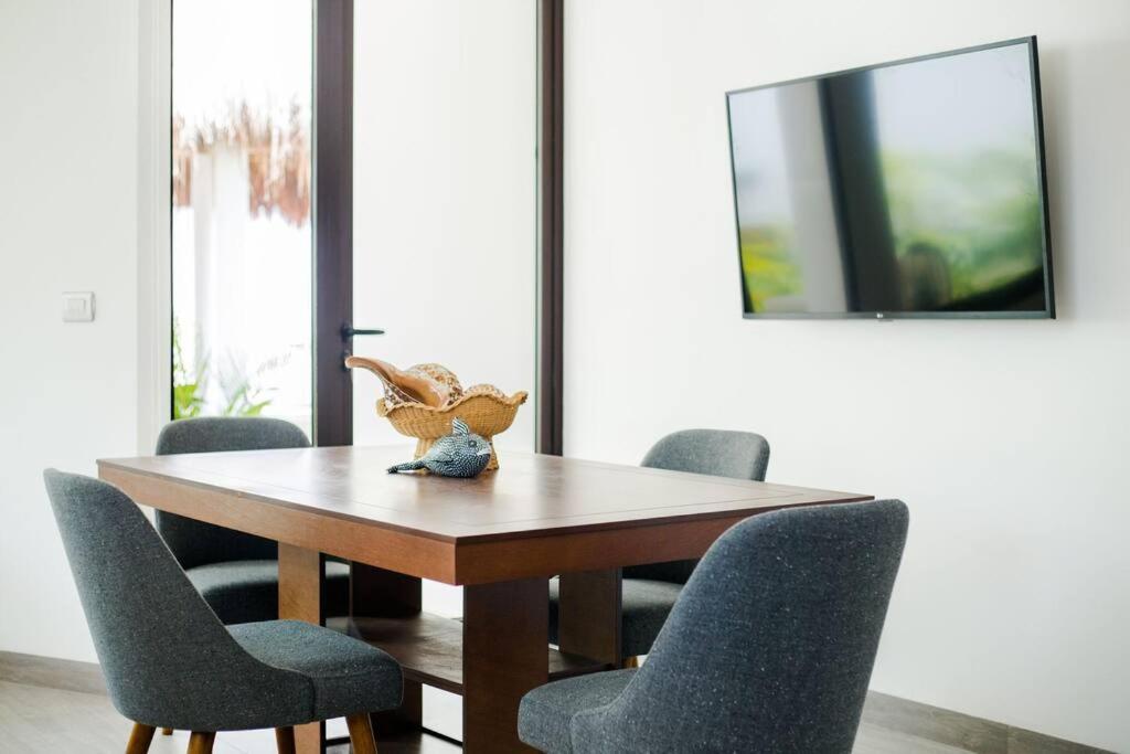 Neem 31 Comfortable, Luxury Apartment 10 min to the beach photo 1