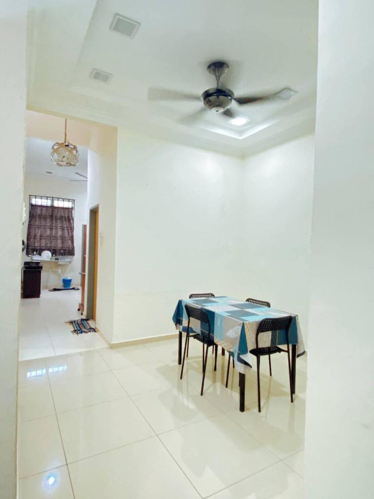 Rawyna homestay segamat photo 3