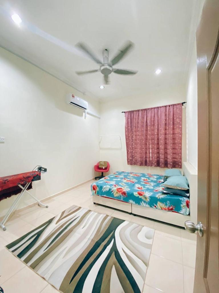 Rawyna homestay segamat photo 4