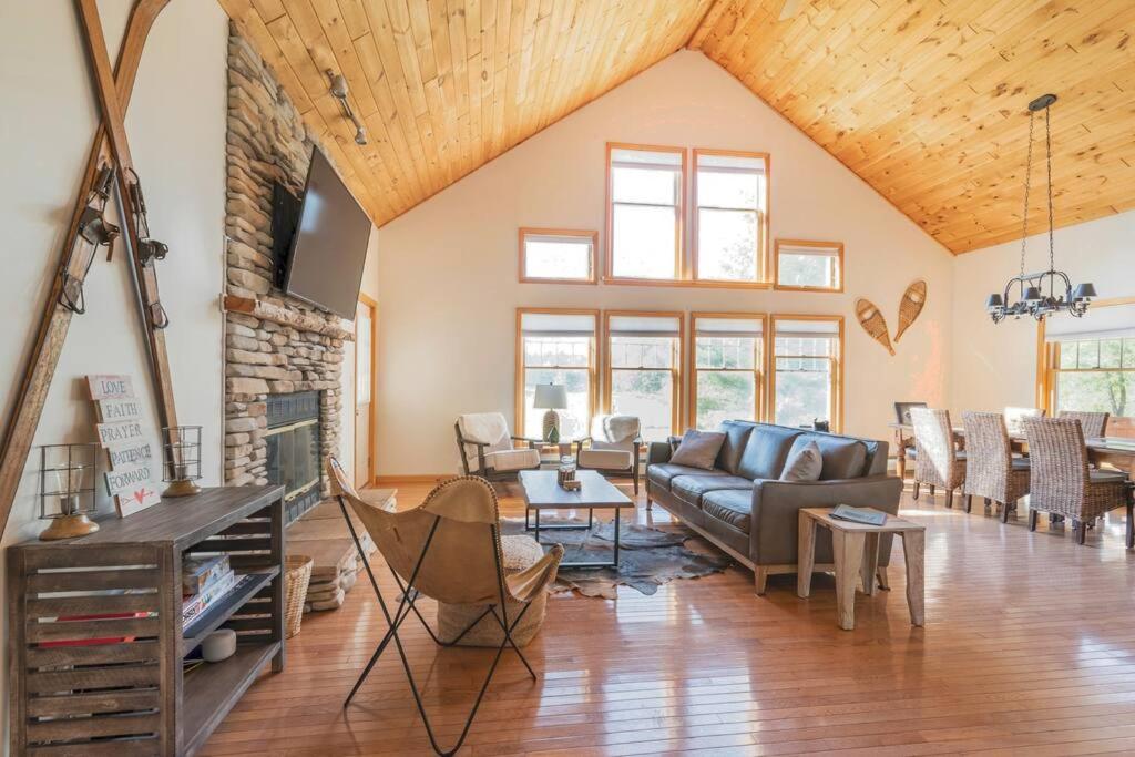 Beautiful mountain home with gorgeous meadow views image