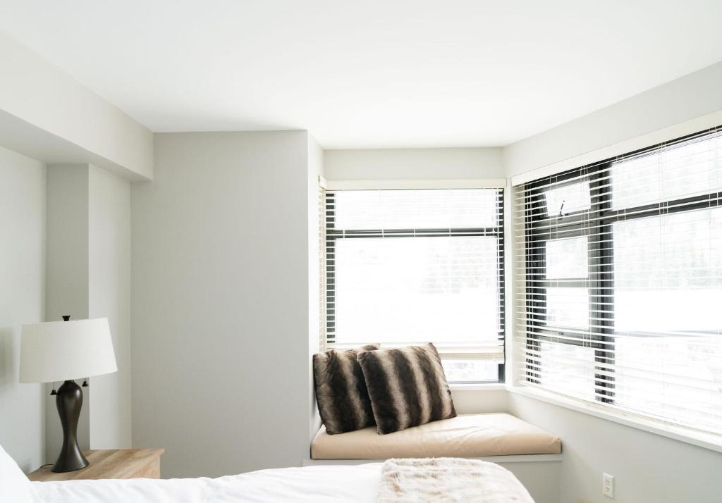 Gibbons Life Accommodations - Tap to explore photos