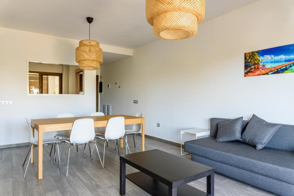 Modern apartment in residential complex with pools photo 2