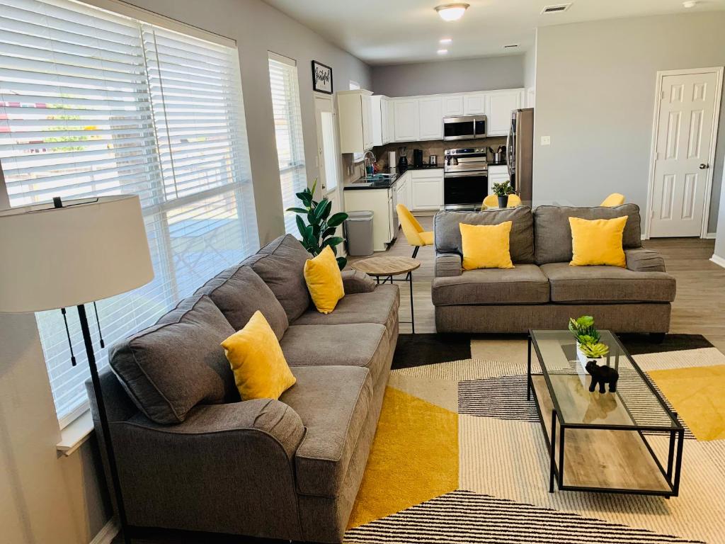 Cozy 3 bedroom House in Killeen close to Fort Cavazos, airport, and 50 mins to Austin