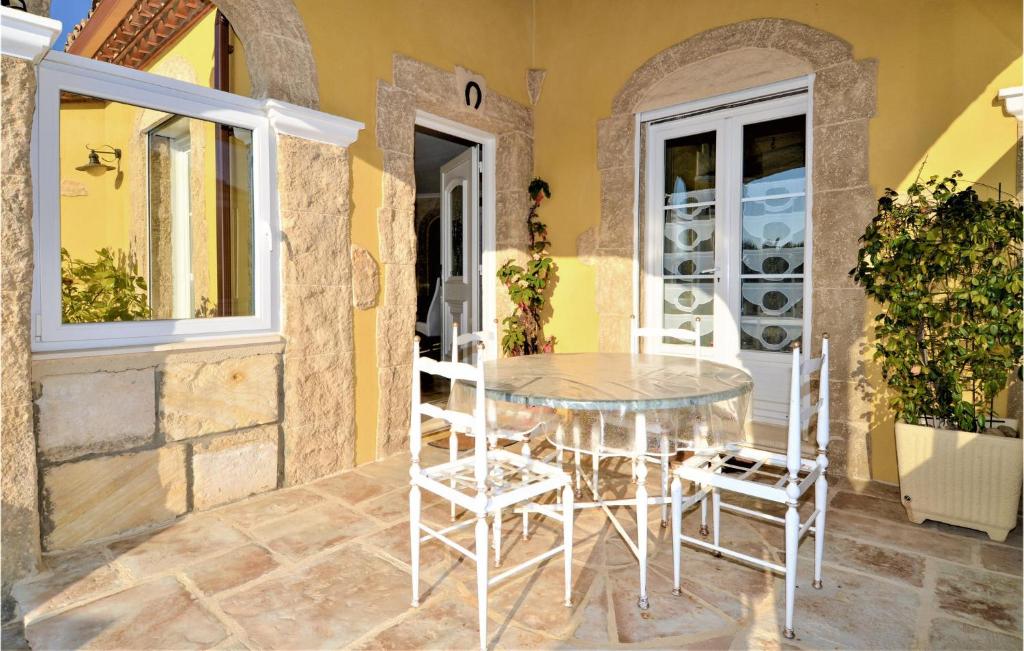 Stunning Home In Jonquire Saint Vincen With Wifi, Outdoor Swimming Pool And Swimming Pool photo 1