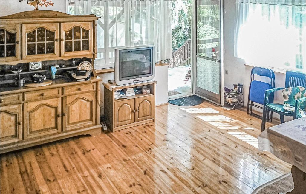 Beautiful Home In Brenno With 2 Bedrooms And Wifi photo 2