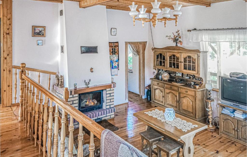 Beautiful Home In Brenno With 2 Bedrooms And Wifi photo 3