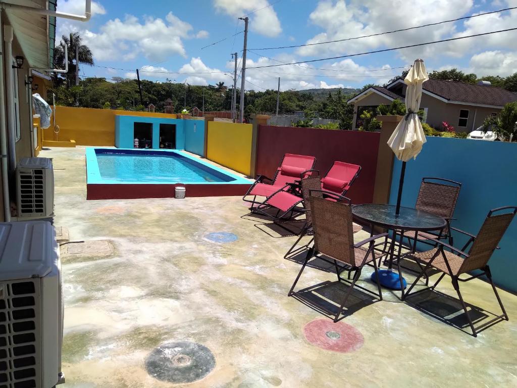 PARADISE VILLA ONSITE PRIVATE POOL ONSITE PRIVATE GYm 2 PROPERTIES SLEEP 12 TO BOOK FOR MORE THAN 6 PLEASE CONTACT US photo 4