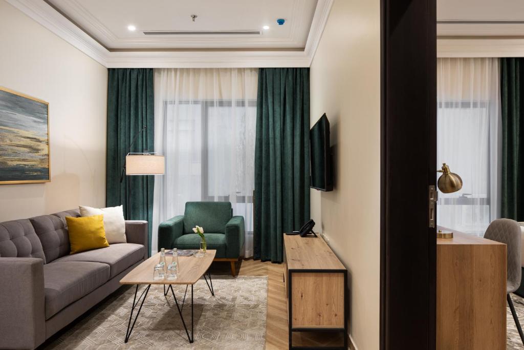 Marlo Hotel Room Type - Family Suite Marlo Hotel Room Type - Family Suite