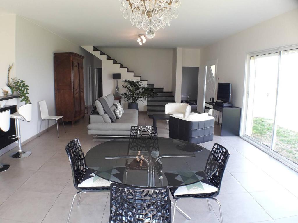 170 m² entre Lyon et St Etienne photo 2