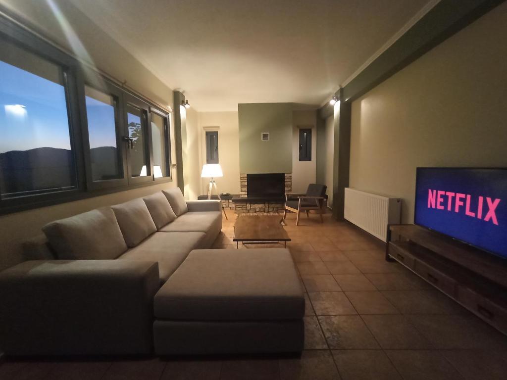 Elatos Boutique MountainHouse photo 1