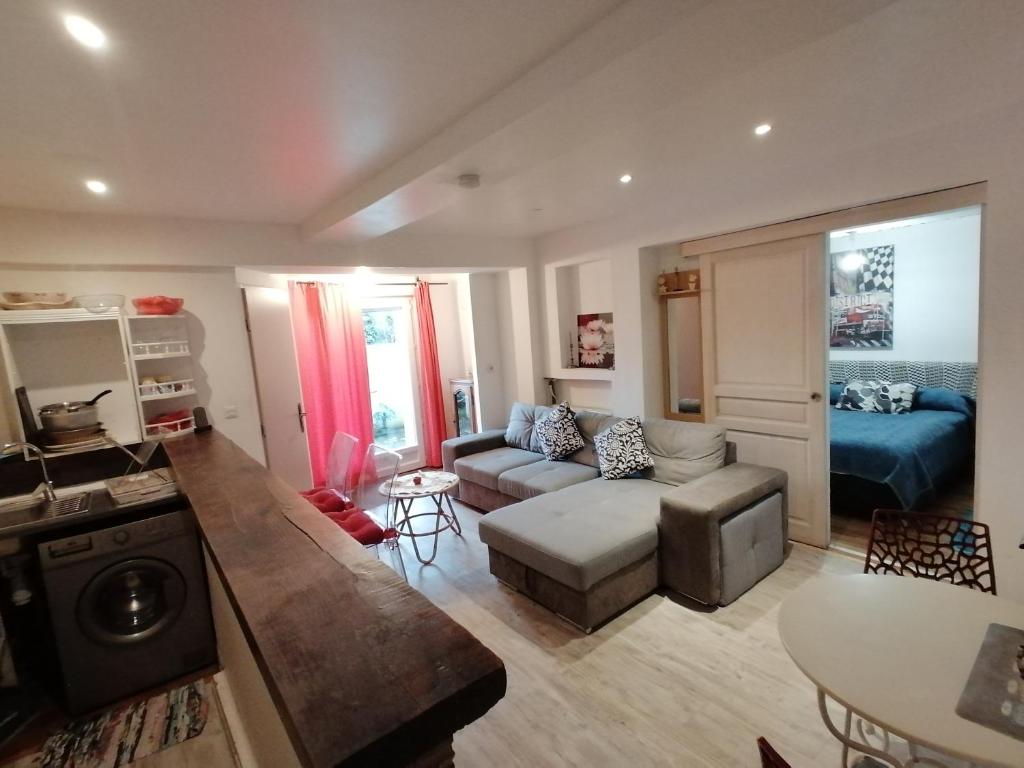Charmant appartement indépendant, 5 mn de Rouen, avec terrasse. photo 2