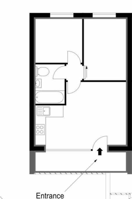 Close to beach. Two bed compact flat. - Tap to explore photos