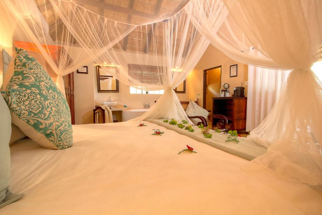 Mvuradona Safari Lodge photo 1