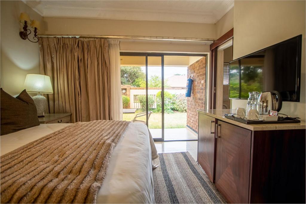 The Victoria Falls Deluxe Suites photo 1