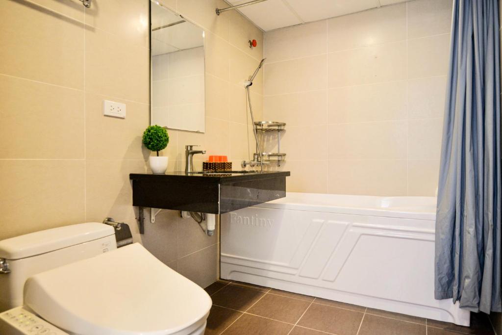 Sunny Home Apartment in Linh Lang Street