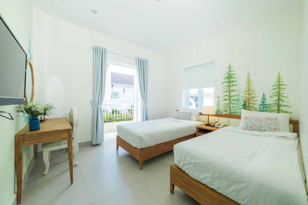 Dalat De Charme Village