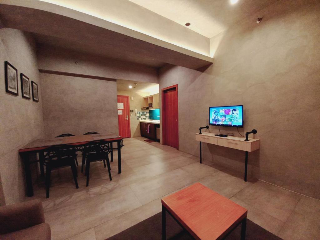 Affable 1BR Service Apartment 2px allows 5Px 19088 photo 2