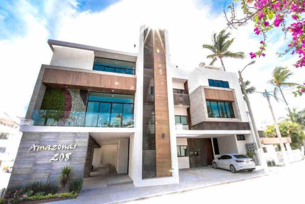 Newer Ground Floor Apartment Near The Beach, Shops photo 1