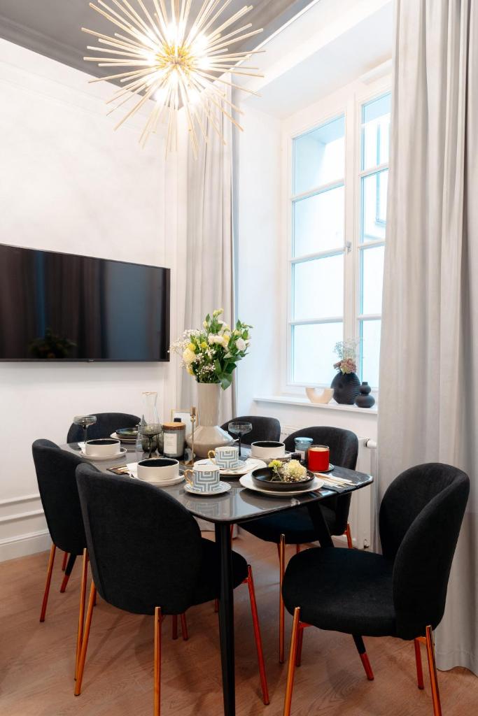 Warsaw Story by StayLab Room Type - Corner Apartment with king size bed and old town view Warsaw Story by StayLab Room Type - Corner Apartment with king size bed and old town view