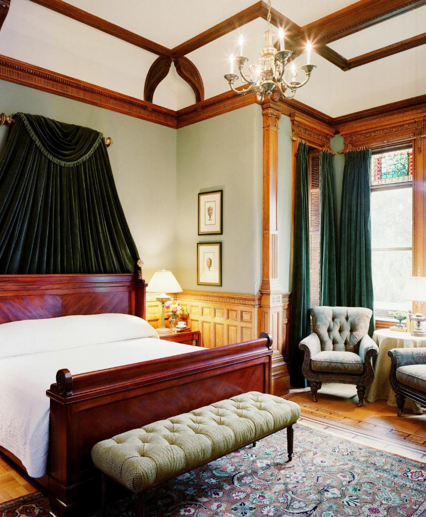 Wentworth Mansion photo 3