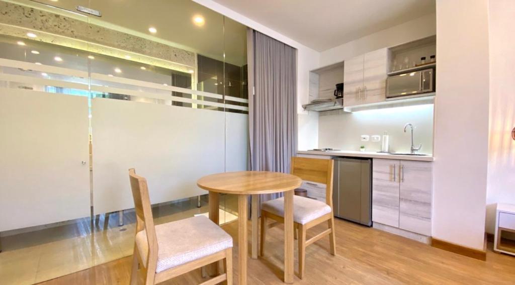 Beautiful 1BR Suite 105 photo 1