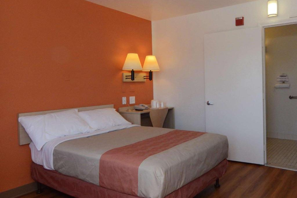 Motel 6-Indio, CA - Palm Springs photo 3
