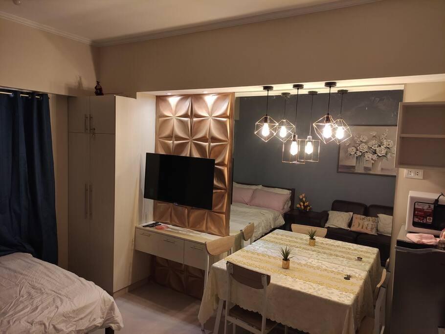 Studio U Across SM Cebu with kitchen! sunvida 2407