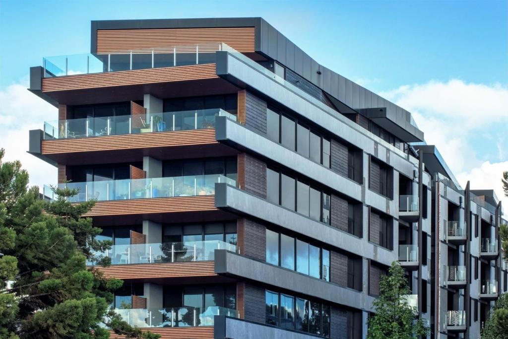 Pier Point 302