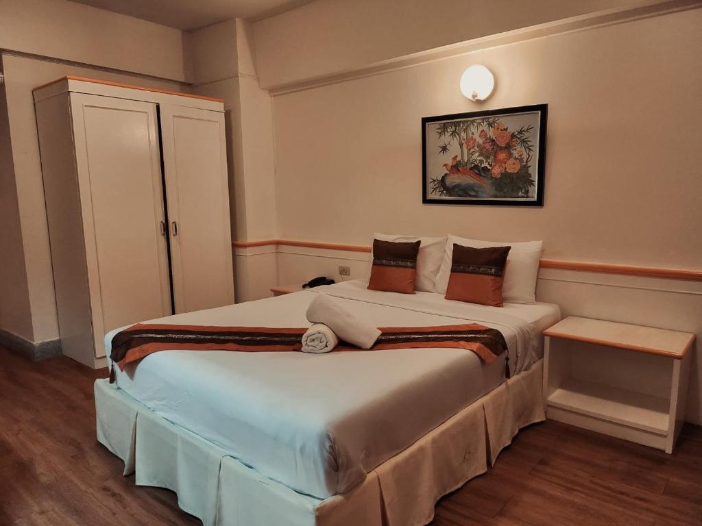 Asia Grand Hotel Hat Yai - Tap to explore photos