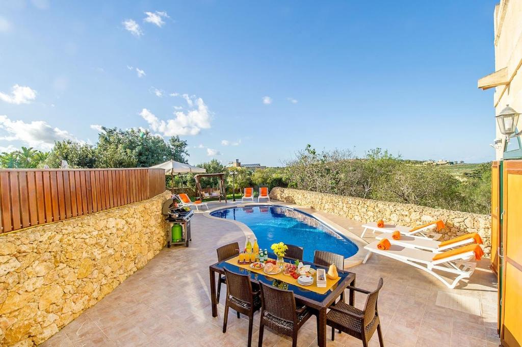Rebbiegha Holiday Home