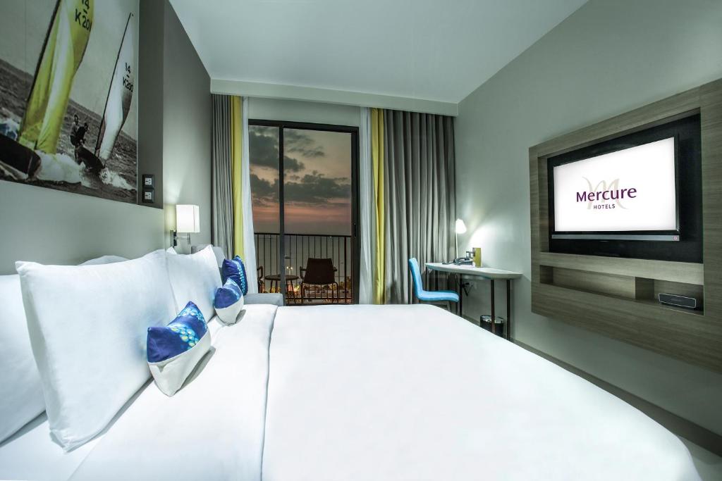 Трехместный (Номер Делюкс с кроватью размера «king-size» и видом на океан), Mercure Pattaya Ocean Resort