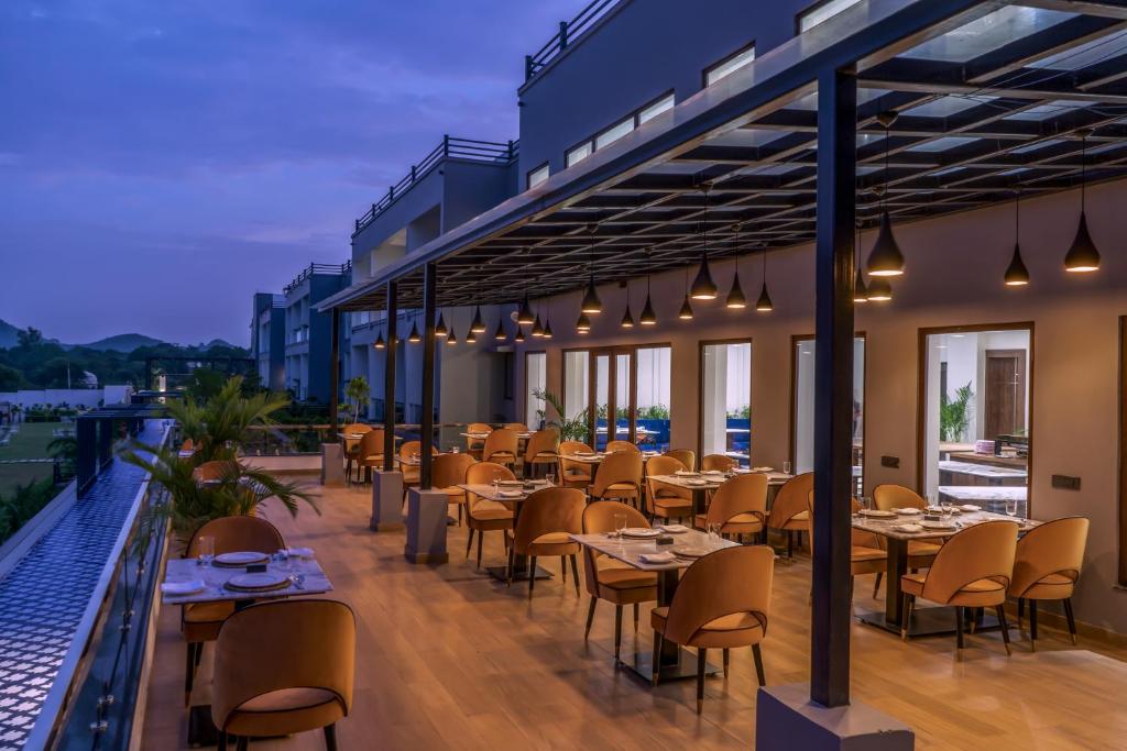 ZANA Lake Resort Udaipur photo 3