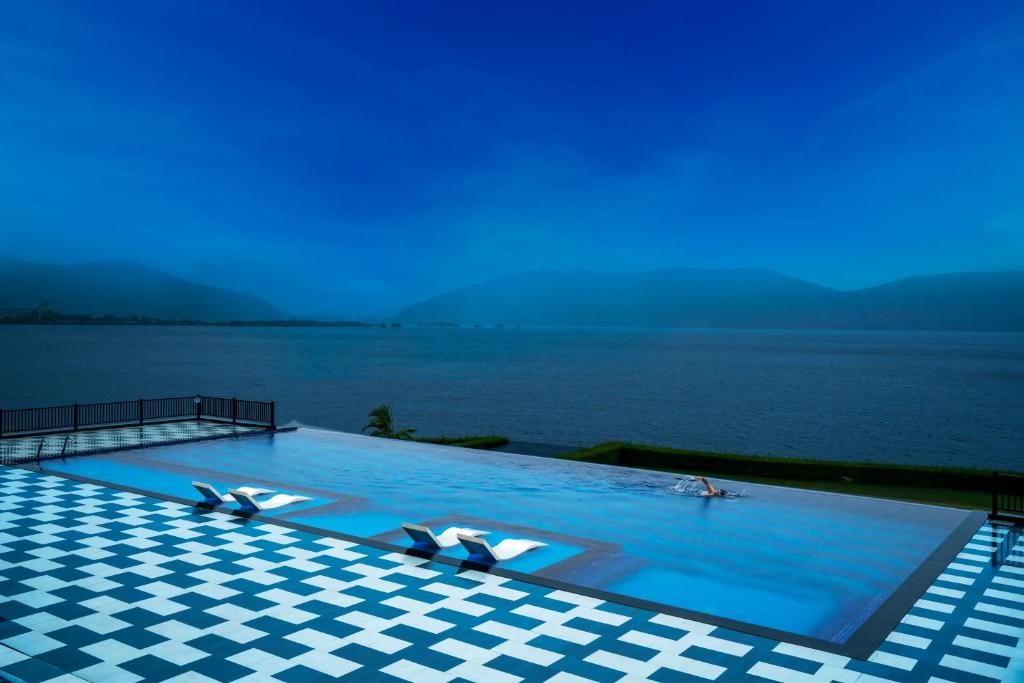 ZANA Lake Resort Udaipur photo 2