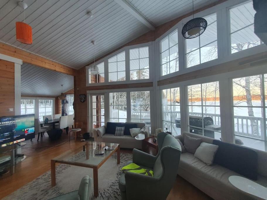 VictoriaCourt Lakeside Villa photo 2