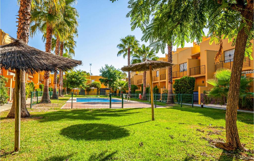 Beautiful Home In Isla Cristina With Outdoor Swimming Pool And 2 Bedrooms photo 1