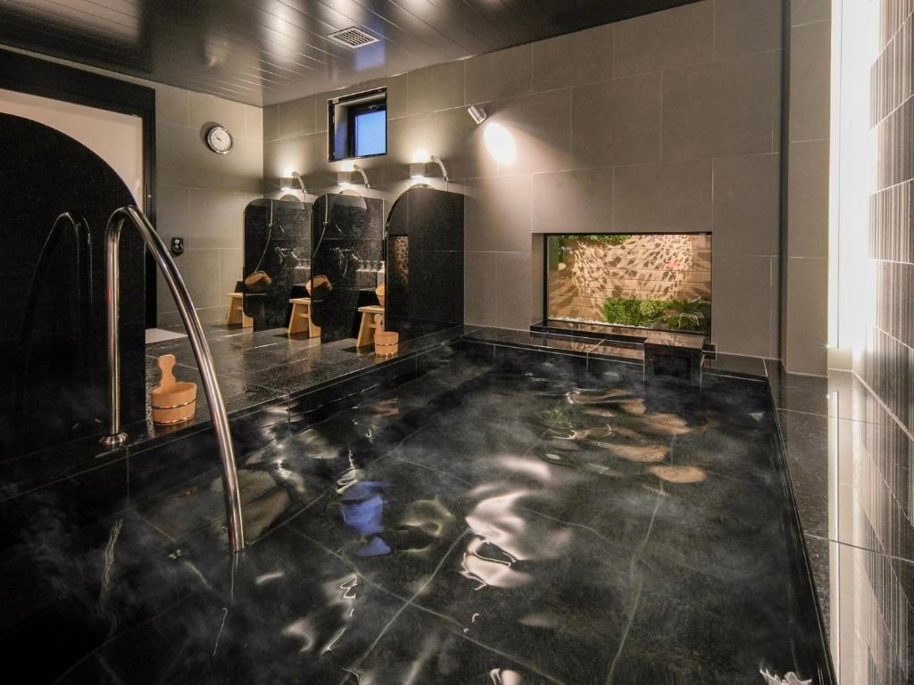 Super Hotel Premier Ikebukuro Natural Hot Spring photo 2