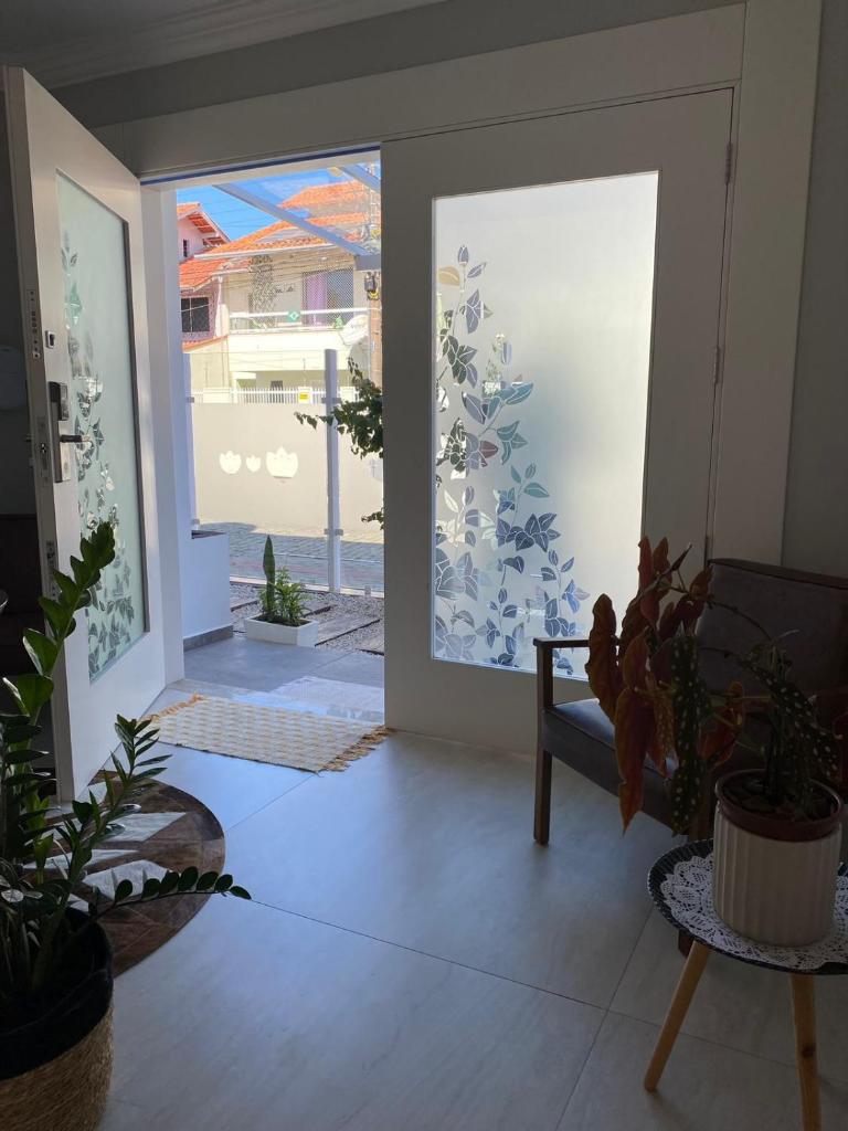 Bouganville Guest House BC photo 3