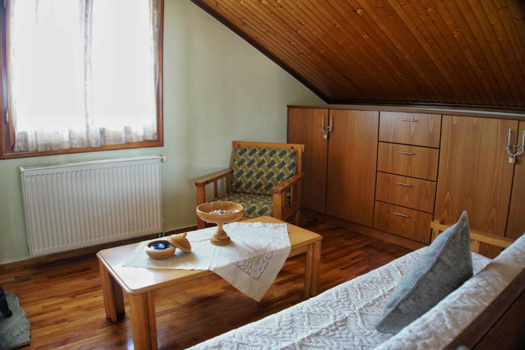 Wooden Sofita House with Unlimited View photo 3